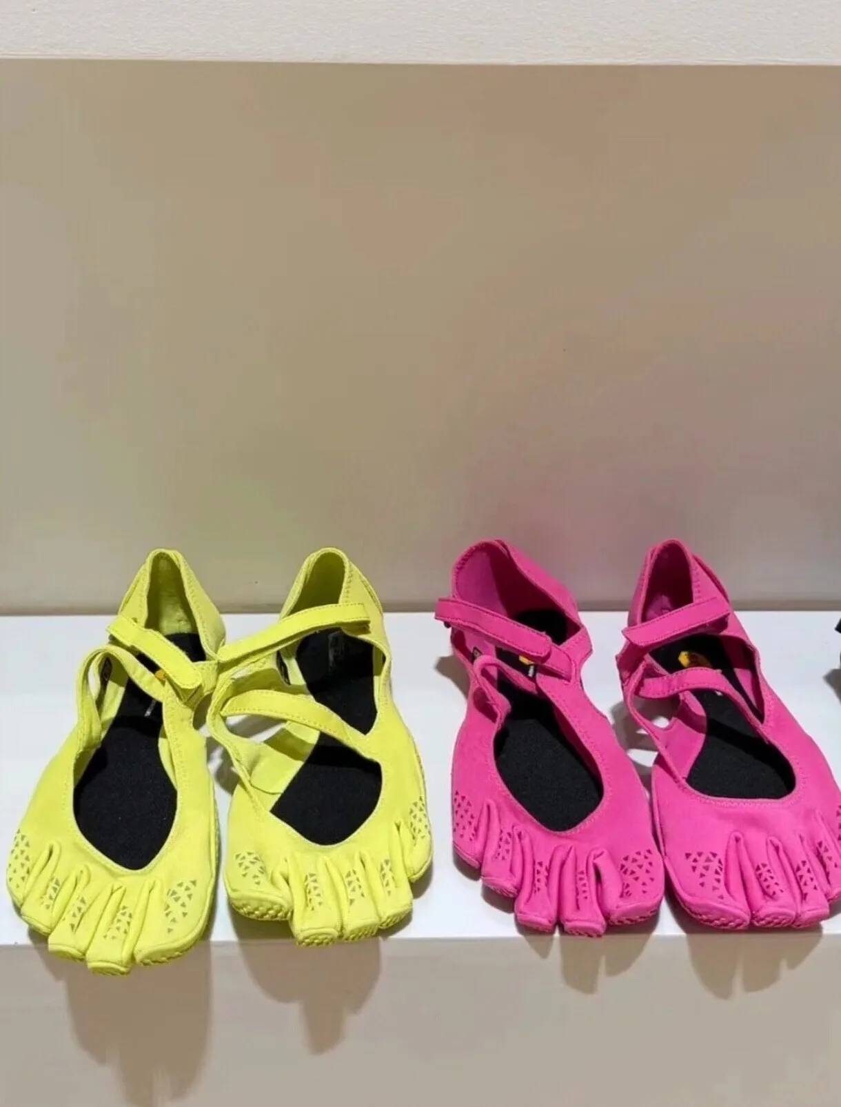 Baskets d'entraînement et de f - Sneaker Box avis et prix